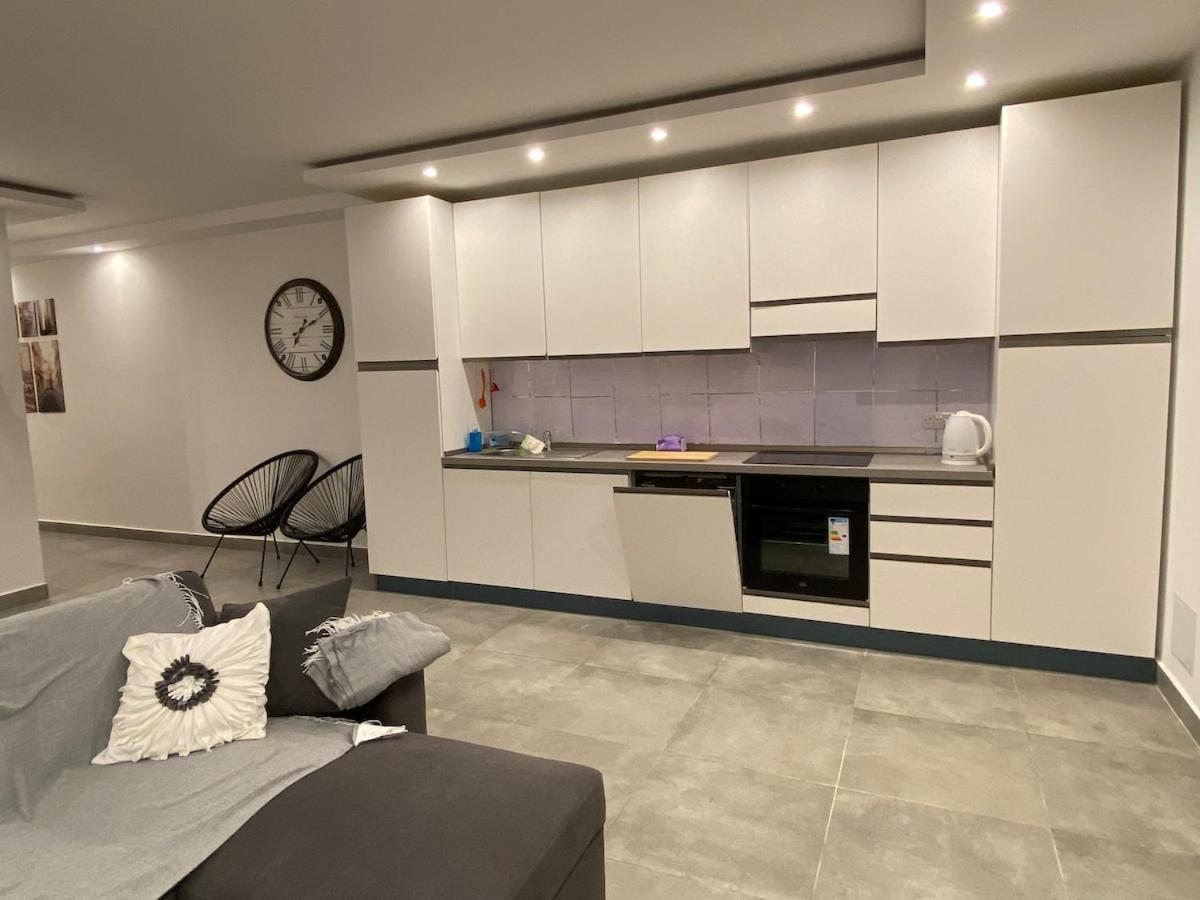 Coastal Comfort Modern 2br In Marsascala Apartment *