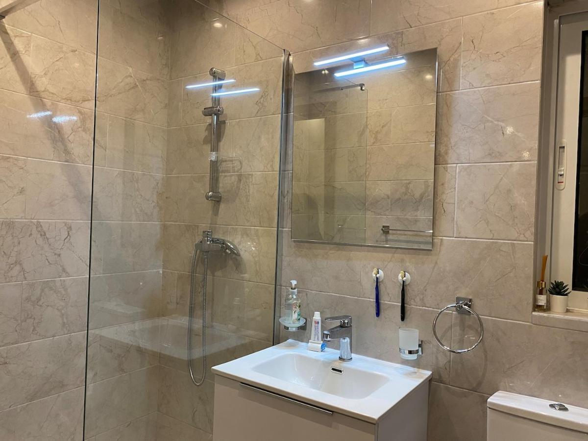 Apartment Coastal Comfort Modern 2br In Marsascala